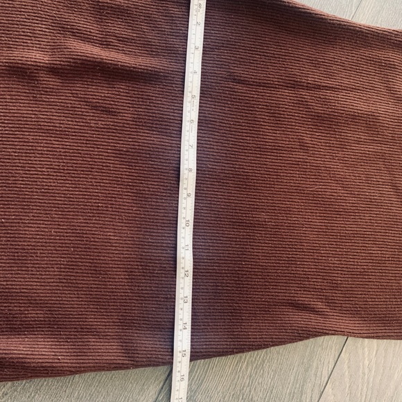 Sleeveless turtleneck ribbed dress - Picture 7 of 7